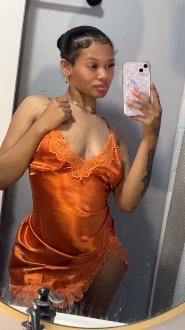 I'm available for hookup services incalls, outcalls cardate hotels: 420 friendly - Image 2